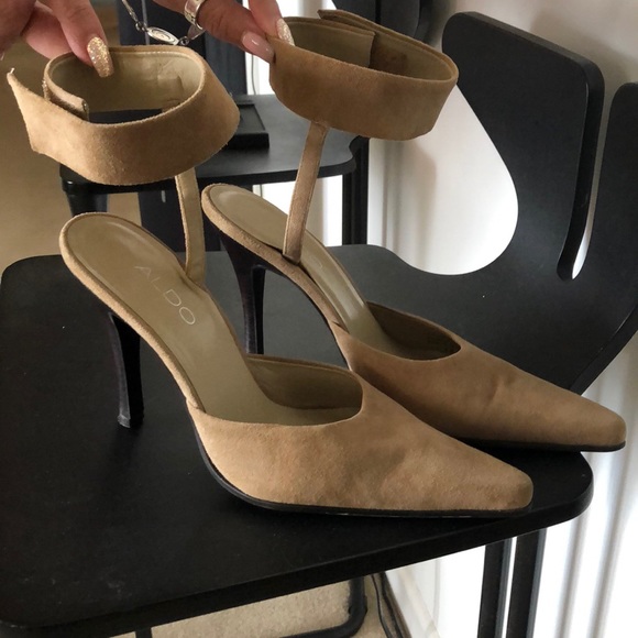 Ladies shoes - Picture 2 of 2